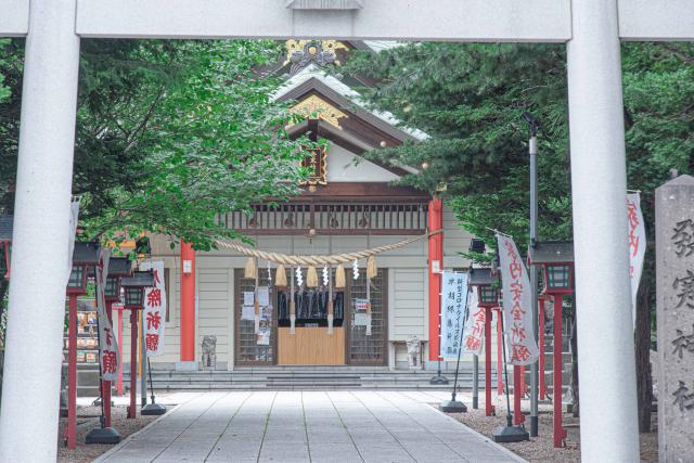 【発寒神社】ご利益・御朱印情報と、花手水のある境内を写真でご紹介。